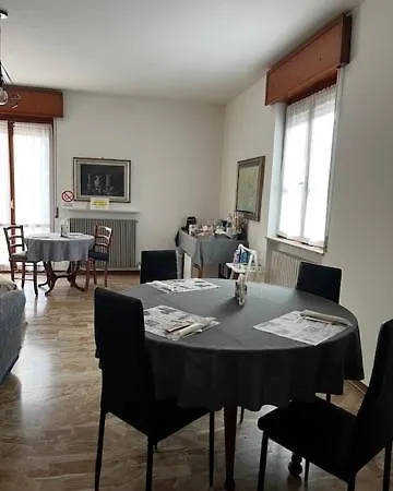 R&b Emilia ベッド・アンド・ブレックファスト 3*