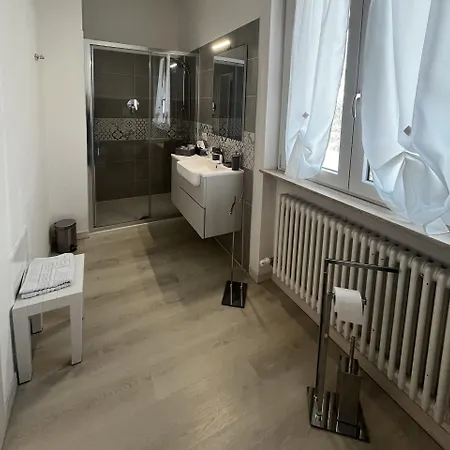 R&b Emilia Oda ve Kahvaltı 3*